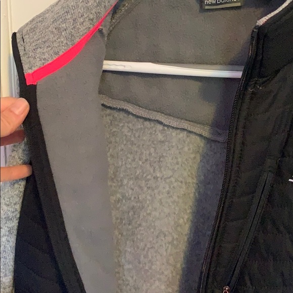 new balance women’s jacket - Picture 3 of 3